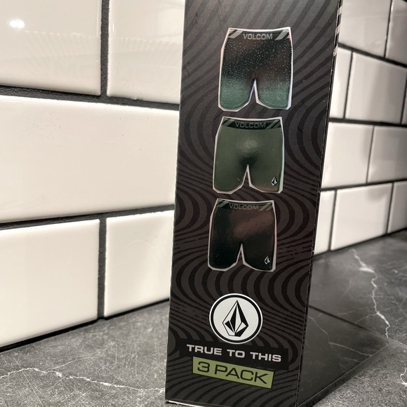 Volcom Boxer Breifs Size Small 3 Pack Black, Green, Patterned - Picture 3 of 3